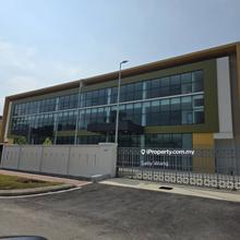 Featuring high ceilings, accessibility to major highways and KLIA