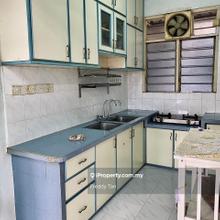 Acres ville Un-furnished 1-car park 700 sqft