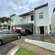 2.5 Storey Zero Lot Bungalow @ End Unit @ Fully Extended Wet Kitchen