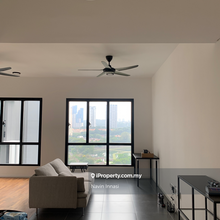 Studio unit with view