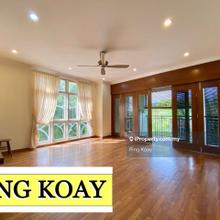 Low Density Condo, Walking distance to Garden 