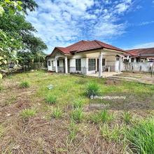 Corner Lot. 3358 sqft. Murah. Dekat Surau