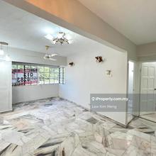Low Floor / Happy Court Flat, Taman Kepong