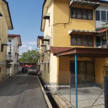 3 storey endlot link house for sale in Taman Sri Muda, Shah Alam. 