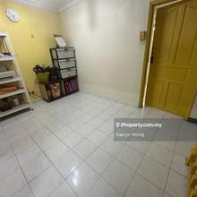 Corner unit, high floor with greenery view 