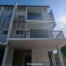 Lake Club Parkhome, Jalan Bandar Rawang, 48000, Selangor