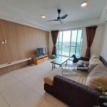 Nicely renovated, move in condition, walking distance to Lrt2