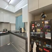 Renovated Well Kept Forest View Unit - 2 Car Parks