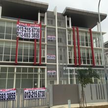 3.5 Sty Semi-D Factory For rent