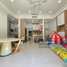 Cheap Nice Luxury Condo with Private Garden at Emerald Hills 