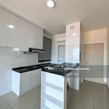 Arc @Austin Hill , Taman Daya , 2bedroom 2bathroom 3 car parks !