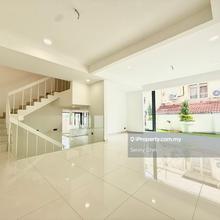 Newly Renovated Superlink 