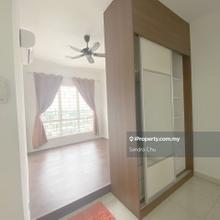 Corner unit nice lake view, high floor, friendly owner, call sandra ok