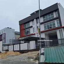 Tmn Perindustrian Tasik Perdana Puchong 1.5 sty Semi-D factory 7500sf