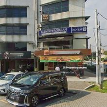 High Exposure & Limited Corner Shop, Suitable for Retail/Fnb