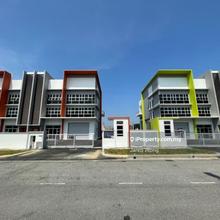 Limited Unit Premium Semi Detached Factory @ Puchong Industrial Park!!