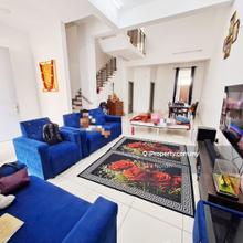 3 storey terrace facing open.
