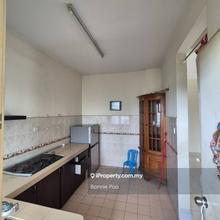 Just Painted,End Lot,Brighter unit,walking distance to school ,market