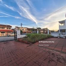 Limited 2 Storey Endlot, Happy Garden, Expansive Side Land 