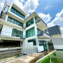 Freehold Bungalow w pool at the hilltop of Bukit Gasing - KL Address!