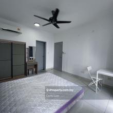 One bedrooms, dual key unit,king size bed,good and well unit condition