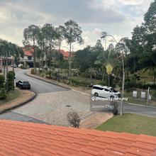 Corner bungalow unit, next to the lake, biggest built-up in Idaman
