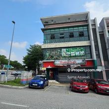 Ground floor corner unit with spacious outside area 
