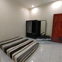 Master room in Puteri Wangsa, Ulu Tiram. Near Tebrau