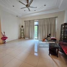 Rare in Market !!  The Palazzo Condo near Gurney at Kelawai Road 
