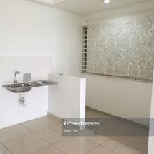 Zenith Residences Condo, 1,023sf, 3r2b, Basic, 2cp,Kelana Jaya, LRT,PJ