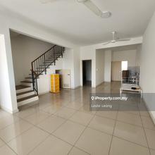 Partly Furnish 2 storey Garland Residence Kota Emerlad Rawang For Rent
