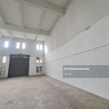 2.5 Sty Semi-D Factory for Rent (Suitable for Car/ Furniture Showroom)