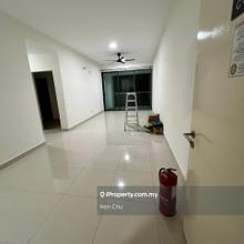 Well maintained unit with rm 2300