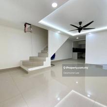 Permas Jaya/ 2 Storey Low Cost/ Intermediate Lot/ Renovated Unit 