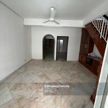 Actual unit / Just fully renovated / Totally like new condition