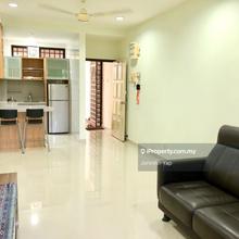 Bunga Raya Apartment Cosy 2 Bedroom Apartment with a back garden