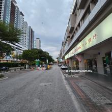 Main road frontage and good ROI unit!