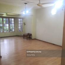 Double storey link house in ss 7 kelana jaya