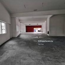 Corner Seri Kembangan Facing Main Road