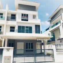 Semi-D house for Sale