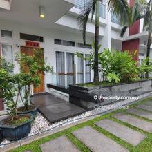 Four storey link villa comes with private lift and garden.