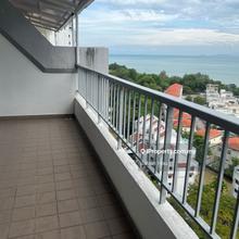 Duplex unit with big balcony & great seaview