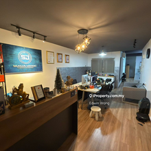 Basic unit with Renovated / Furniture will be removed / Level 1 Office