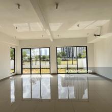 Got extra 10 feet land, lakeside unit, freehold