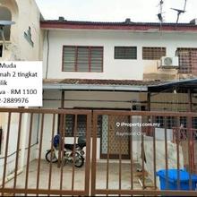 2 storey 2 rooms 2 baths