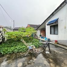 Limited Corner 1.5 Storey House Near Shops, Bukit Rahman Putra
