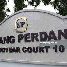 Well maintained unit at subang perdana goodyear court 10 apartment.