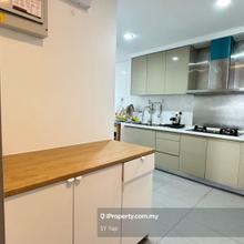 Corner lot unit with excellent ventilation, bright & airy living space