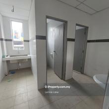 Prime Location shop with lift 