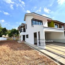 Corner lot big land size good condition unit for sale 